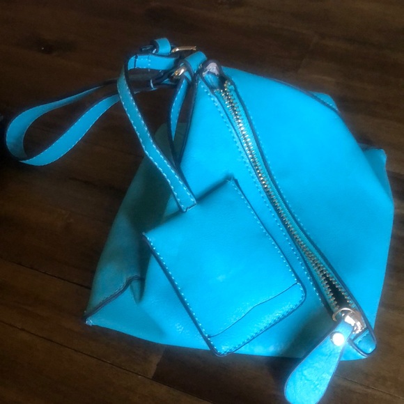Handbags - Pyramid Wristlet